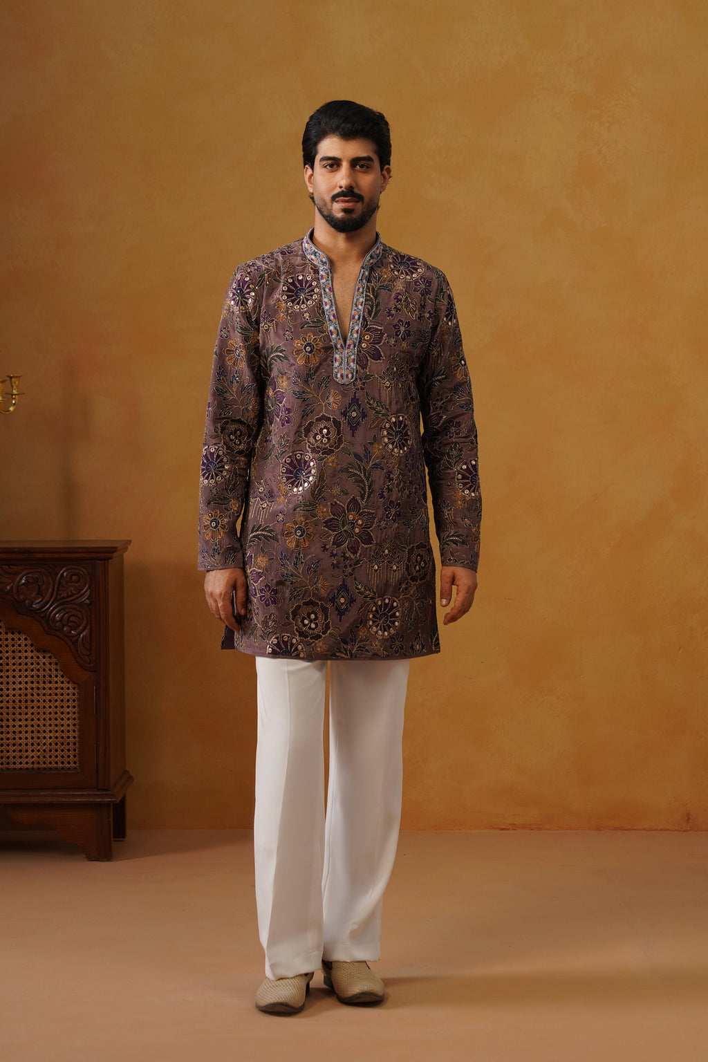Zarqash Dusty Lavender Hand Embroidered V-Neck Kurta with Trouser