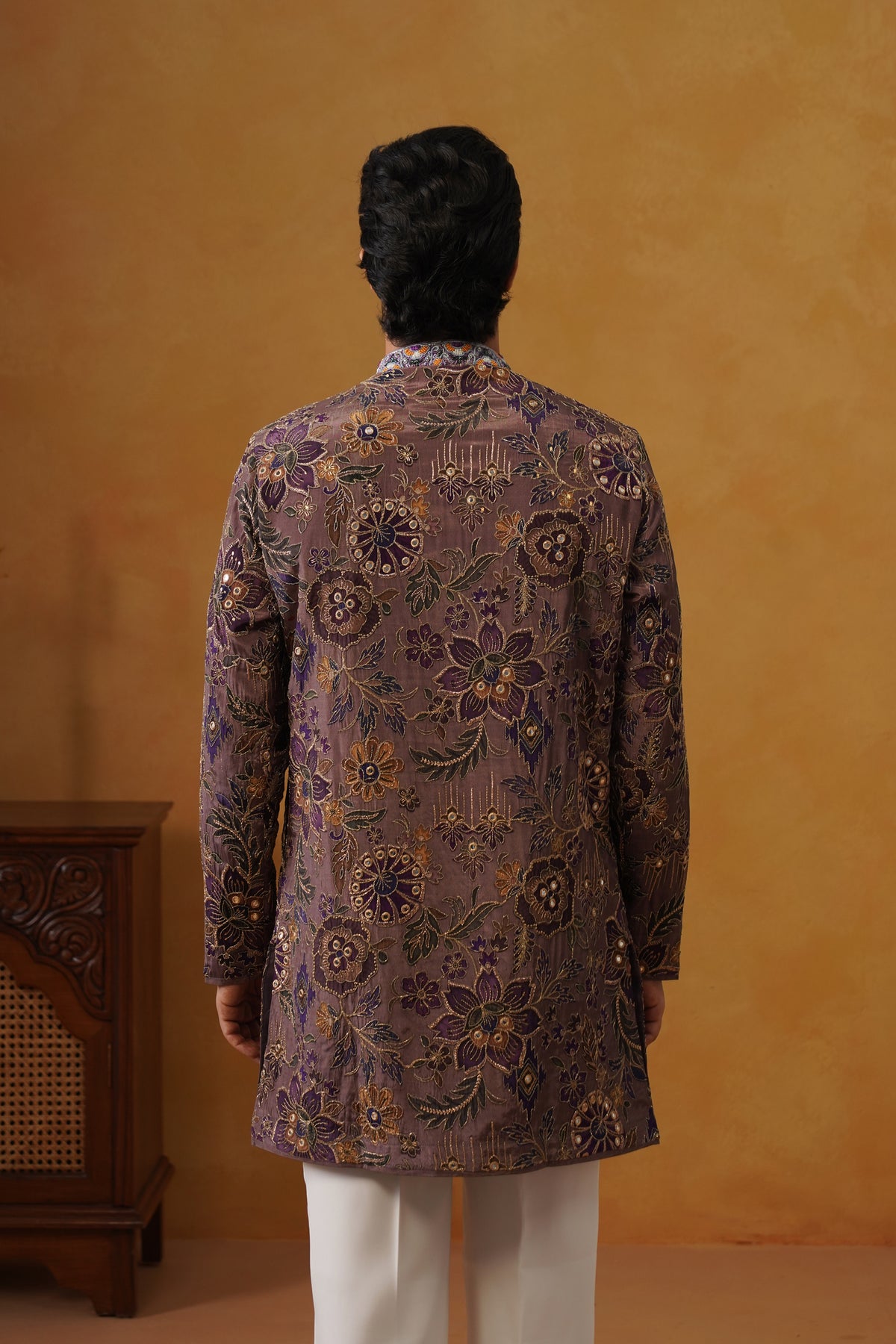 Zarqash Dusty Lavender Hand Embroidered V-Neck Kurta with Trouser
